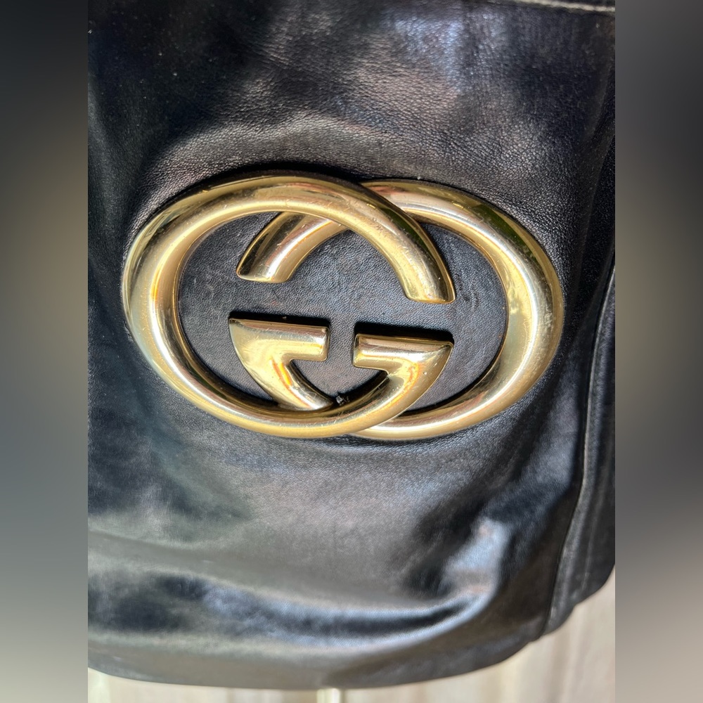 Authentic Gucci purse color, black with gold hardware - Picture 3 of 12